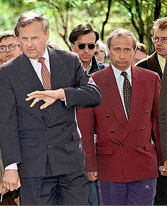 малиновый пиджак путина.jpg