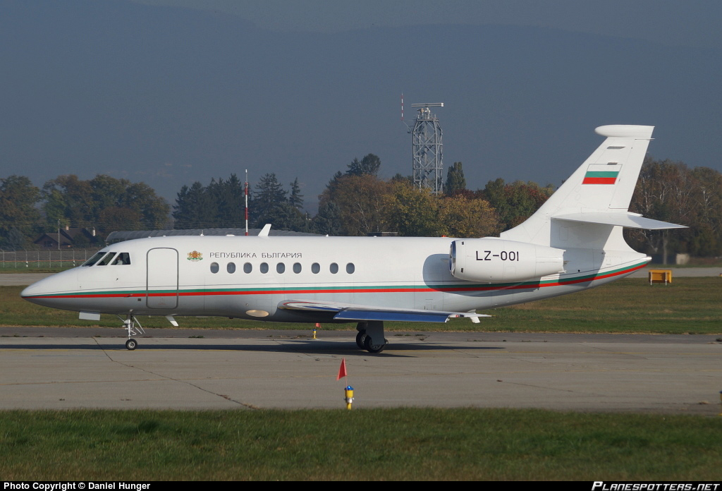 LZ-001-Bulgaria-Air-Force-Dassault-Falcon-2000.jpg